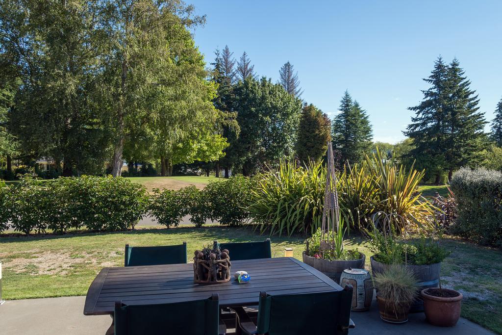 Lupin Lodge Bed & Breakfast Taupomeer Buitenkant foto